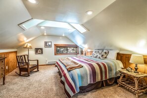 3 bedrooms, desk, iron/ironing board, travel crib