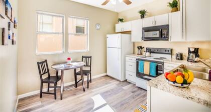 Historic Avenues Apt Downtown-25% Off Ski Rentals