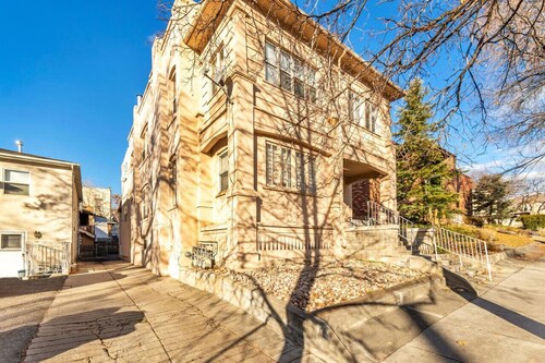 Historic Avenues Apt Downtown-25% Off Ski Rentals