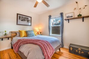 2 habitaciones, escritorio, tabla de planchar con plancha y wifi 