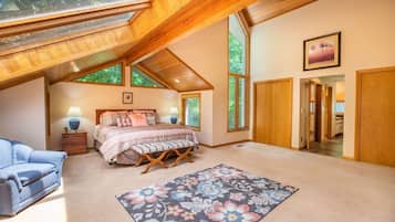 4 bedrooms, iron/ironing board, WiFi