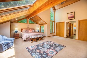 4 bedrooms, iron/ironing board, WiFi