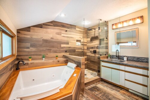 Mtn. Home-Sauna, Pool Table, Mins to Ski/Hike/Bike