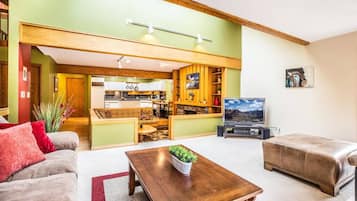 Smart TV y chimenea