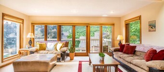 Mtn. Home-Sauna, Pool Table, Mins to Ski/Hike/Bike