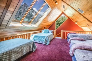 4 bedrooms, iron/ironing board, WiFi