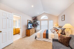 4 habitaciones, tabla de planchar con plancha, wifi y ropa de cama