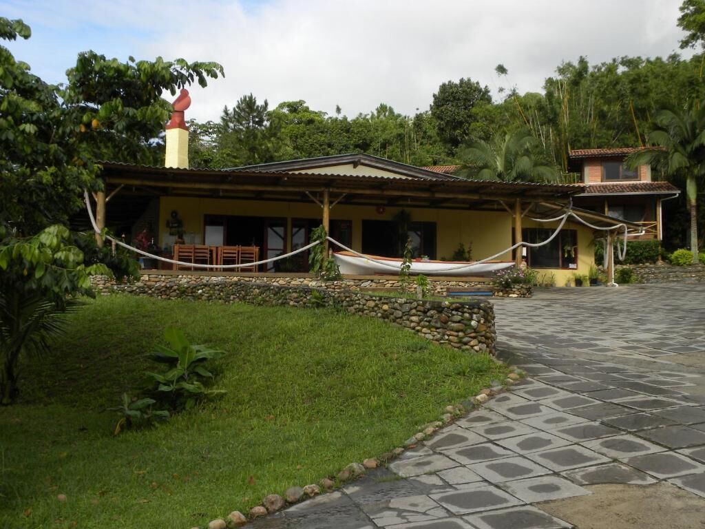 Fachada da propriedade