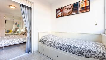 2 chambres, fer et planche Ă repasser, Wi-Fi gratuit, draps fournis