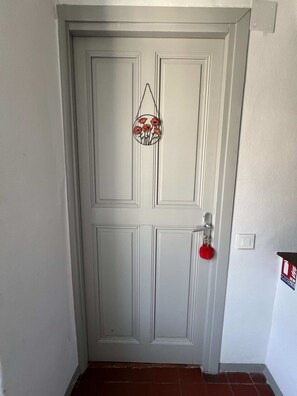 Triple Room, Ensuite, Courtyard View (Chambre 2nd étage) | Miscellaneous - La Figuiere Fontaine de Vaucluse (Fontaine-de-Vaucluse)