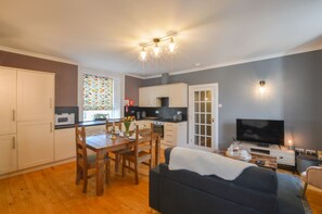 Căn hộ, 1 phòng ngủ (The Gallery) | Bếp riêng | Tủ lạnh, lò vi sóng, lò nướng, bếp nấu