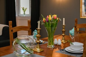 Apartment, 1 Bedroom (The Gallery) | In-room dining - The Gallery Apartment (Oban)