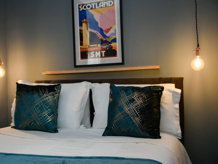 Apartment, 1 Bedroom (The Gallery) | Blackout drapes, iron/ironing board, bed sheets