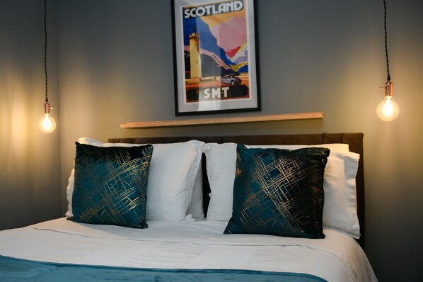 Căn hộ, 1 phòng ngủ (The Gallery) | Màn/rèm cản sáng, bàn ủi/dụng cụ ủi quần áo, bộ trải giường