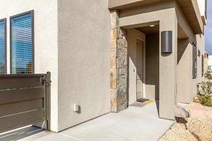 Townhome, 6 Bedrooms | Exterior detail