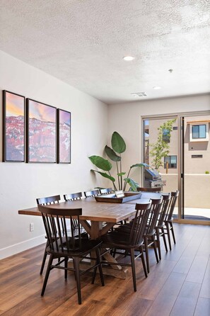 Resortwoning, 5 slaapkamers | Dineren