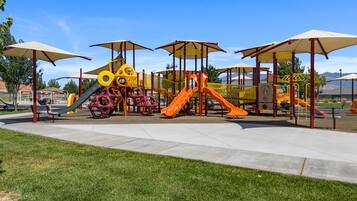 Rumah, 5 kamar tidur | Area anak-anak