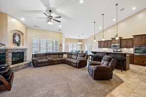 House, 5 Bedrooms | 5 bedrooms, individually decorated, individually furnished - Escondido by RedAwning (Hurricane)