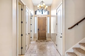 House, 5 Bedrooms | Interior