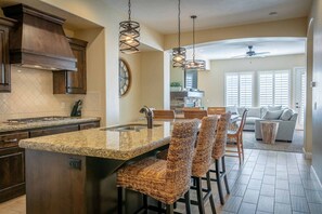 Townhome, 4 Bedrooms | Private kitchen