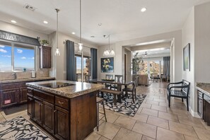 Residenza, 3 camere da letto | Cucina privata | Frigorifero, forno, macchina per tè/caffè, tostapane