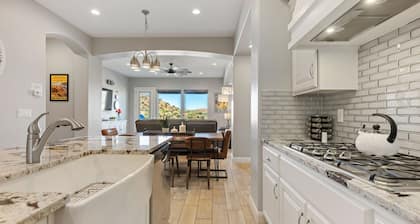 Views Over Coral Canyon by RedAwning