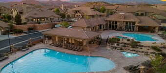 Views Over Coral Canyon by RedAwning
