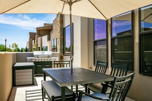 Townhome, 6 Bedrooms | Outdoor dining - Town Center Red Sand Retreat by RedAwning (Washington)