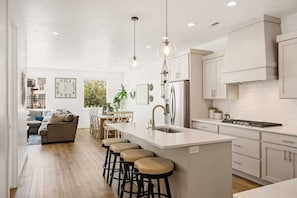 Private kitchen - Attitude Adjustment Retreat by RedAwning (St. George)