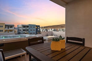 Outdoor dining - Attitude Adjustment Retreat by RedAwning (St. George)