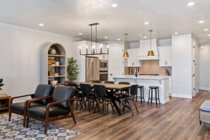 Townhome, 4 Bedrooms | In-room dining