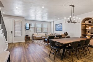 Townhome, 4 Bedrooms | Dining