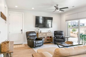 Townhome, 5 Bedrooms | Living area