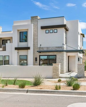 Townhome, 5 Bedrooms | Exterior