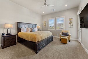 Townhome, 5 Bedrooms | 5 bedrooms, individually decorated, individually furnished