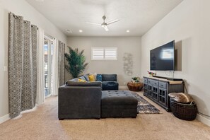 Townhome, 5 Bedrooms | Living area