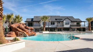 Townhome, 5 Bedrooms | Pool | Outdoor pool