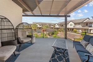 Townhome, 5 Bedrooms | Terrace/patio - Ocotillo Springs #20 by RedAwning (Santa Clara)