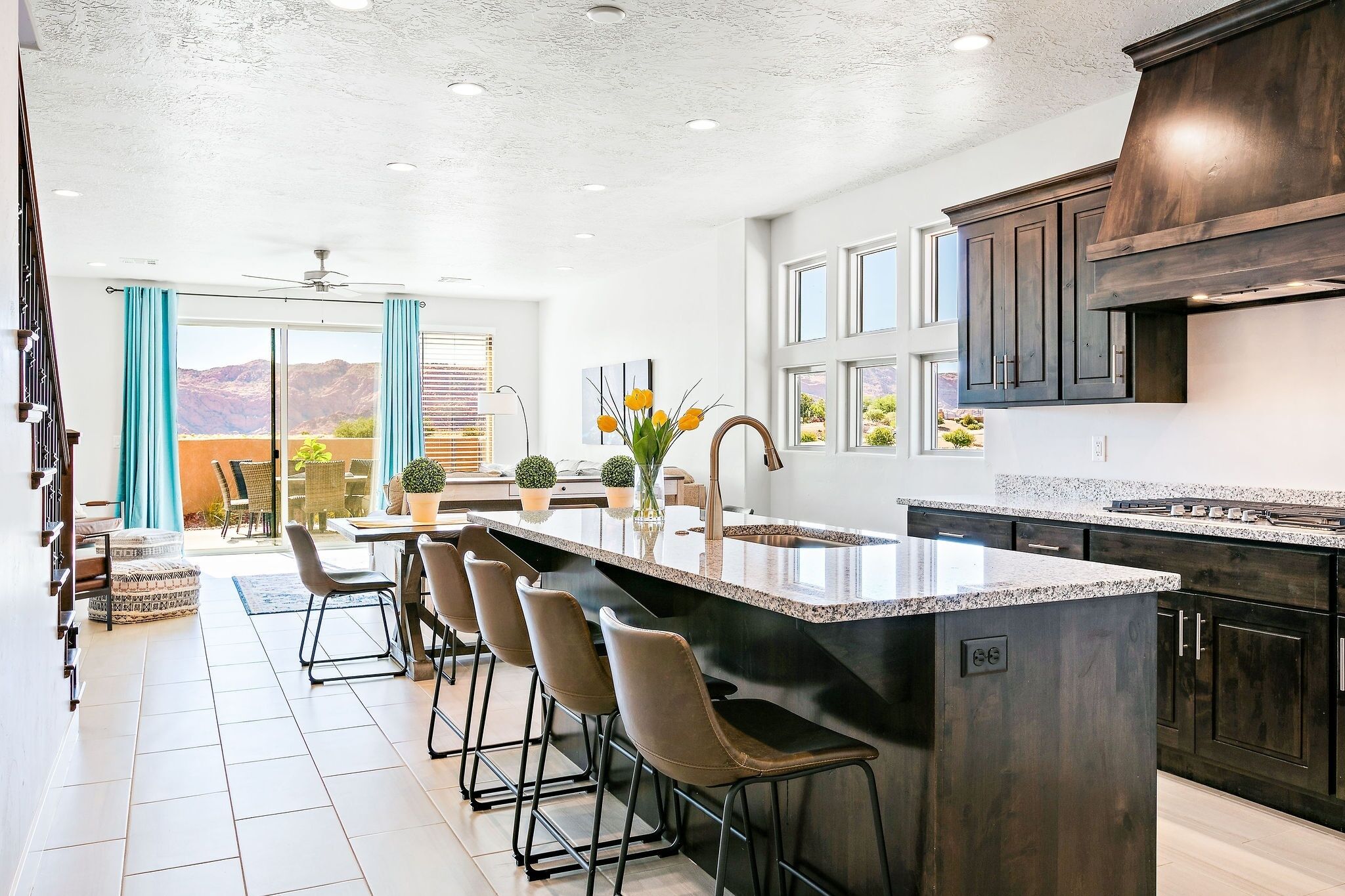 Townhome, 4 Bedrooms | Private kitchen | Fridge, oven, coffee/tea maker, toaster