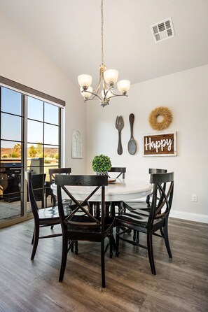 Townhome, 3 Bedrooms | Dining