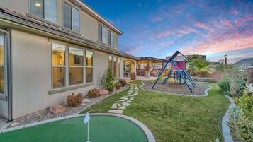 House, 4 Bedrooms | Property grounds