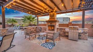 House, 4 Bedrooms | Terrace/patio