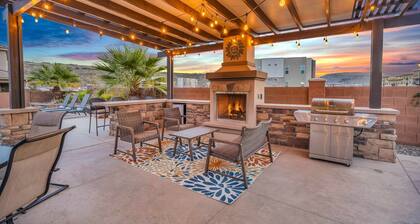 Zion Poolhouse by RedAwning