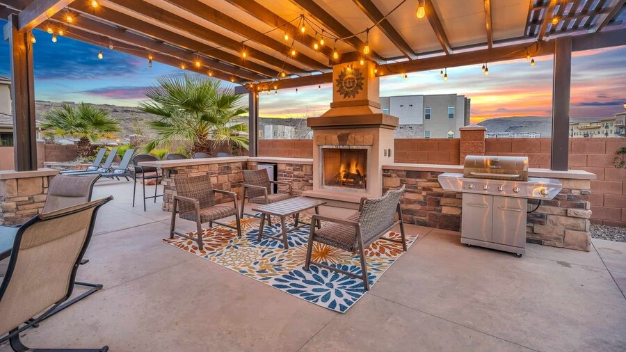 Zion Poolhouse by RedAwning