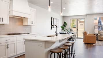 Casa, vários quartos | Cozinha privada | Geladeira, fogão, cafeteira/chaleira, torradeira