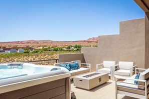 House, Multiple Bedrooms | Outdoor spa tub