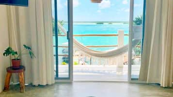 Panoramic Room, Lagoon View | Blackout drapes, free WiFi, bed sheets