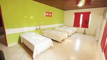 Apto familiar | Roupas de cama antialérgicas, frigobar, acesso grátis à internet com fio