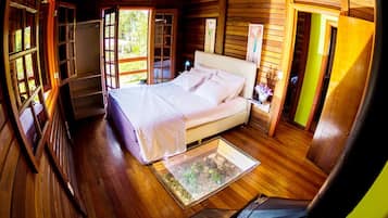Chalé do lago com chão de vidro | 防过敏的被褥、迷你吧、免费高速有线上网、床单
