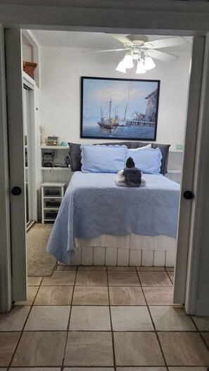 2 عدّة غرف نوم وواي فاي مجانًا وملاءات أسرّة